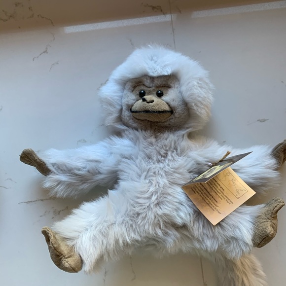 Starbucks wildlife collectibles #1.  Mangaby - Picture 3 of 5